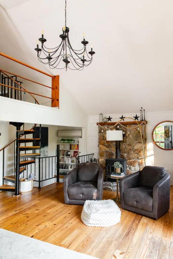 فيلا Hot Tub Charming & Chic Mountain Gem On Sleepy Creek بيركلي سبرينغز المظهر الخارجي الصورة