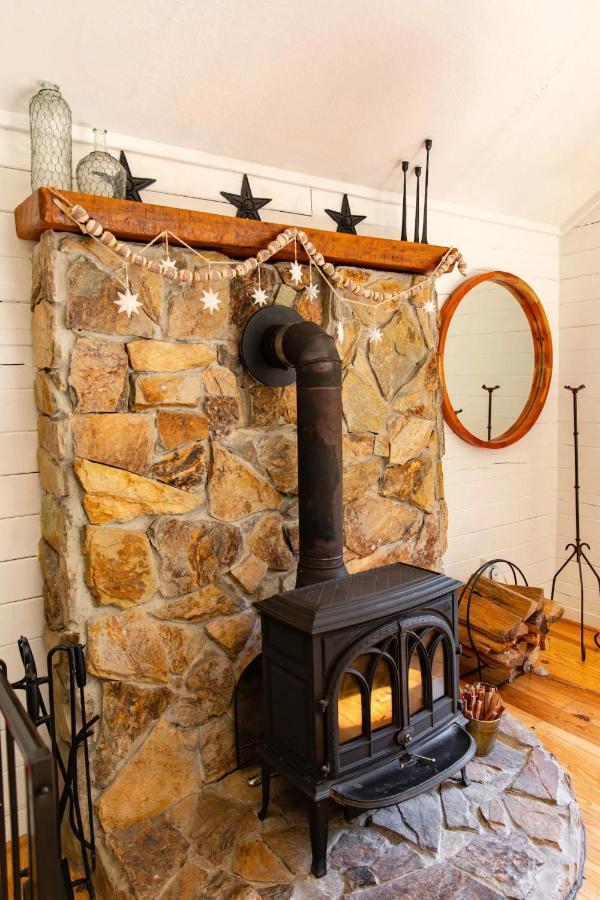 فيلا Hot Tub Charming & Chic Mountain Gem On Sleepy Creek بيركلي سبرينغز المظهر الخارجي الصورة